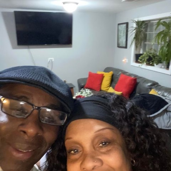 Meet your Posher, Shellise - Picture 1 of 1